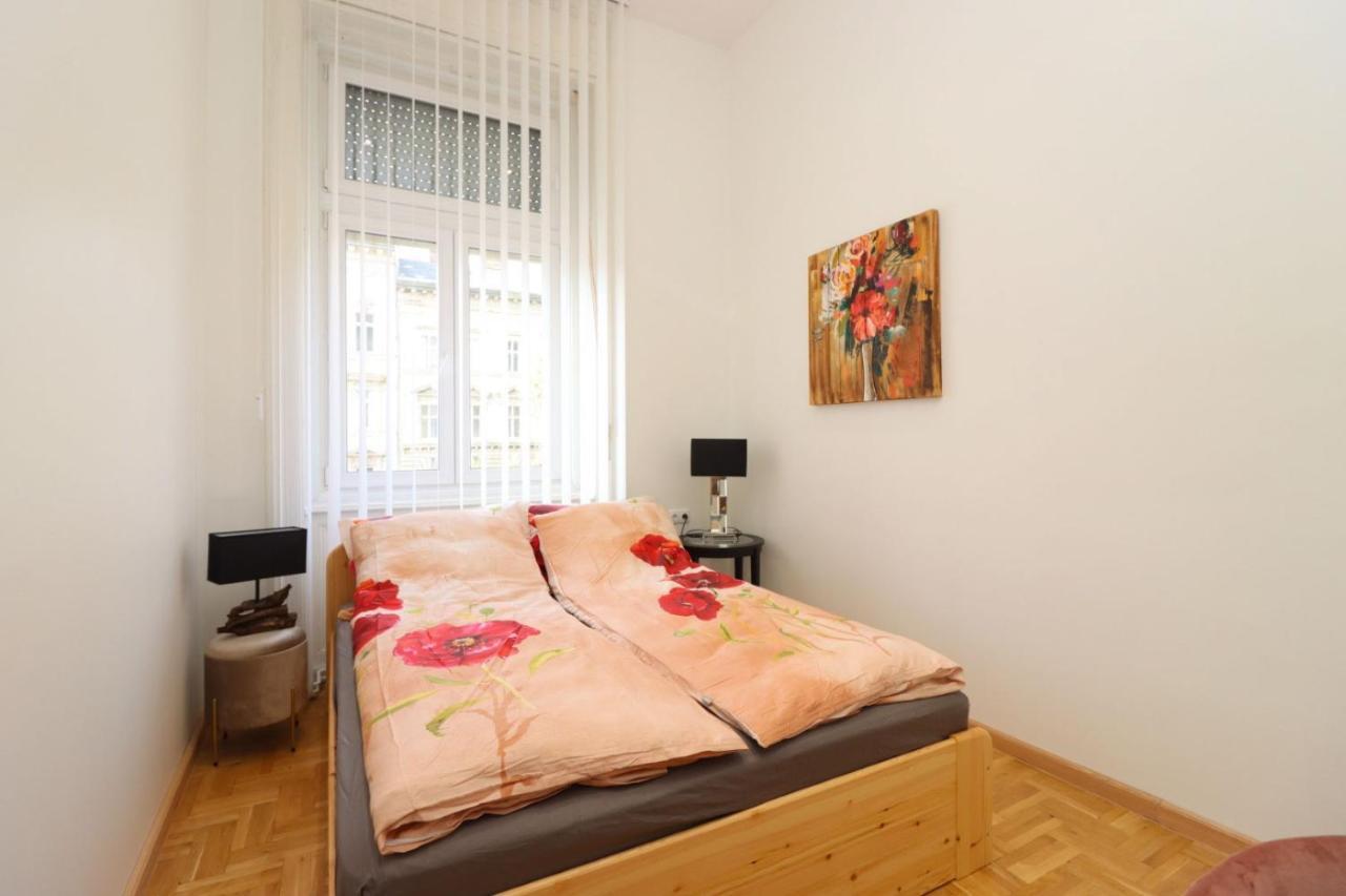 Ziti Citi Budapest Apartment ภายนอก รูปภาพ